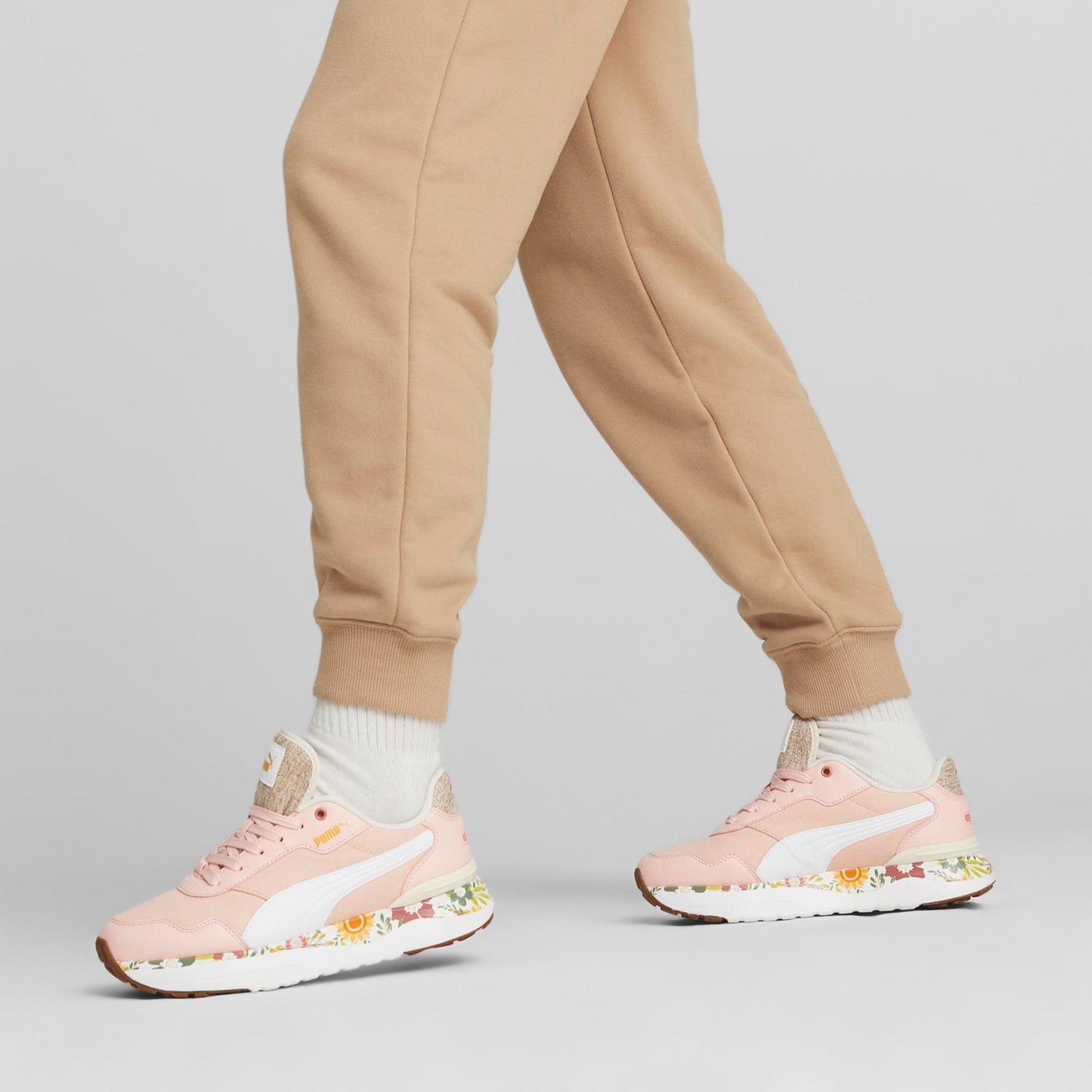 R78 VOYAGE WILD GARDEN (Rose Dust-PUMA White-Pristine)