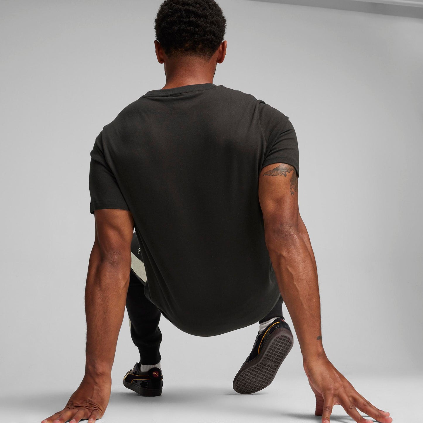 PUMA X ONE PIECE GRAPHIC TEE (PUMA Black)