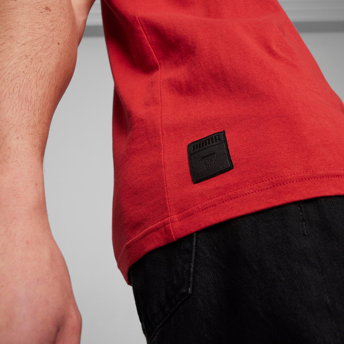 PUMA X ONE PIECE GRAPHIC TEE (Club Red)