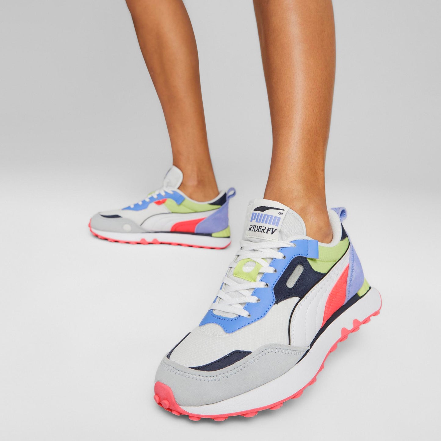 RIDER FV "FUTURE VINTAGE " (PUMA White-Elektro Purple)