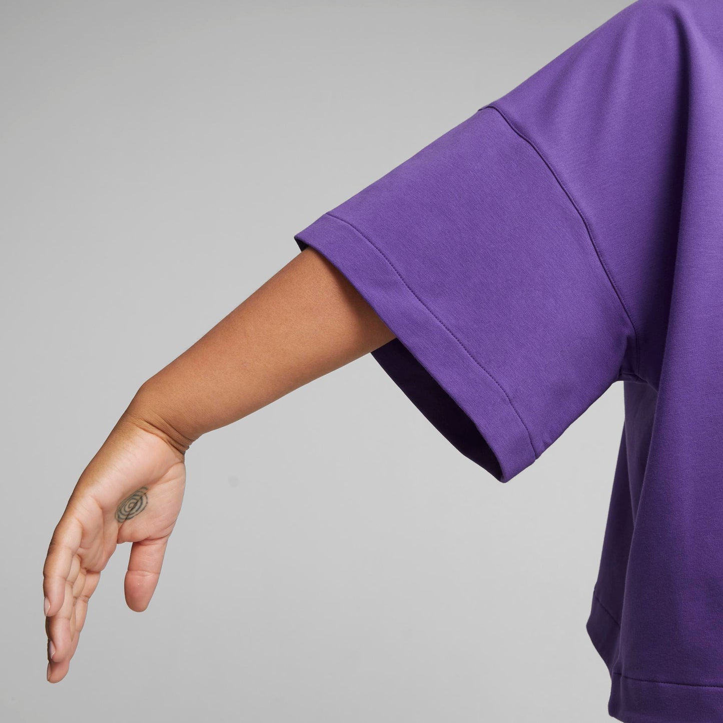 INFUSE RELAXED TEE (Team Violet)